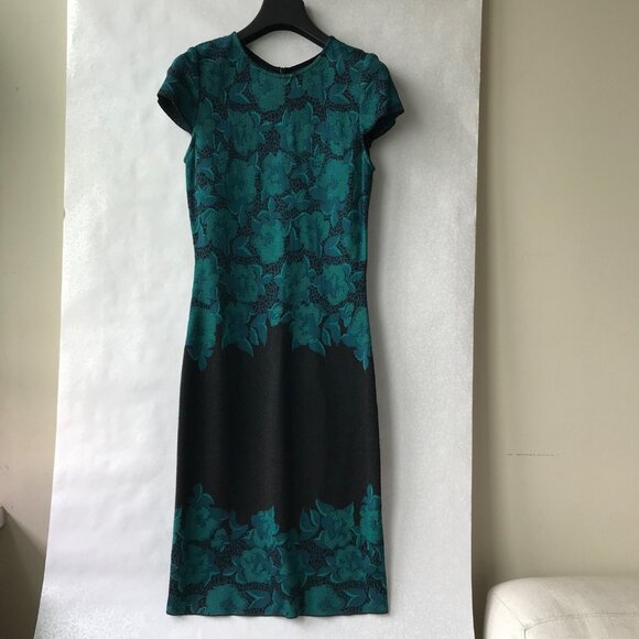 St. John  Women's Dress  Floral Knit Dress Green/Black  Size : 2  Made in USA - Picture 8 of 12